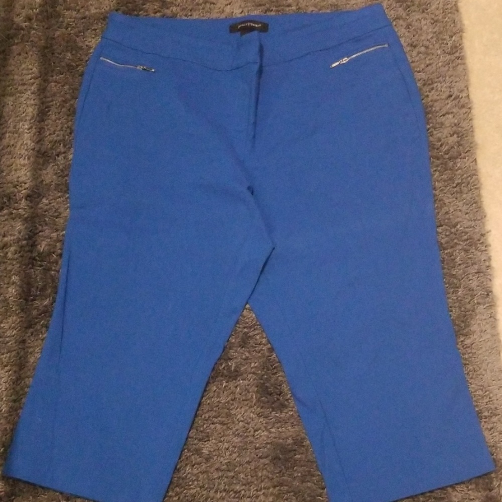 Ashley Stewart capris